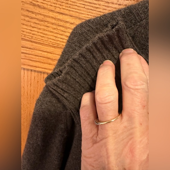 100% Lambswool zip up cardigan sweater by Viyella. Extremely cozy feeling - Picture 5 of 12